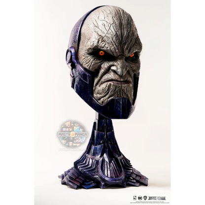 Replica a grandezza naturale della maschera di Darkseid dalla Justice League di Zack Snyder, linea Art Mask di PureArts, con pelle dall'effetto roccioso e base scolpita