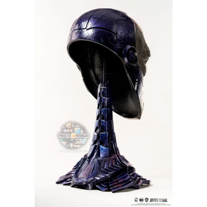 Replica a grandezza naturale della maschera di Darkseid dalla Justice League di Zack Snyder, linea Art Mask di PureArts, con pelle dall'effetto roccioso e base scolpita