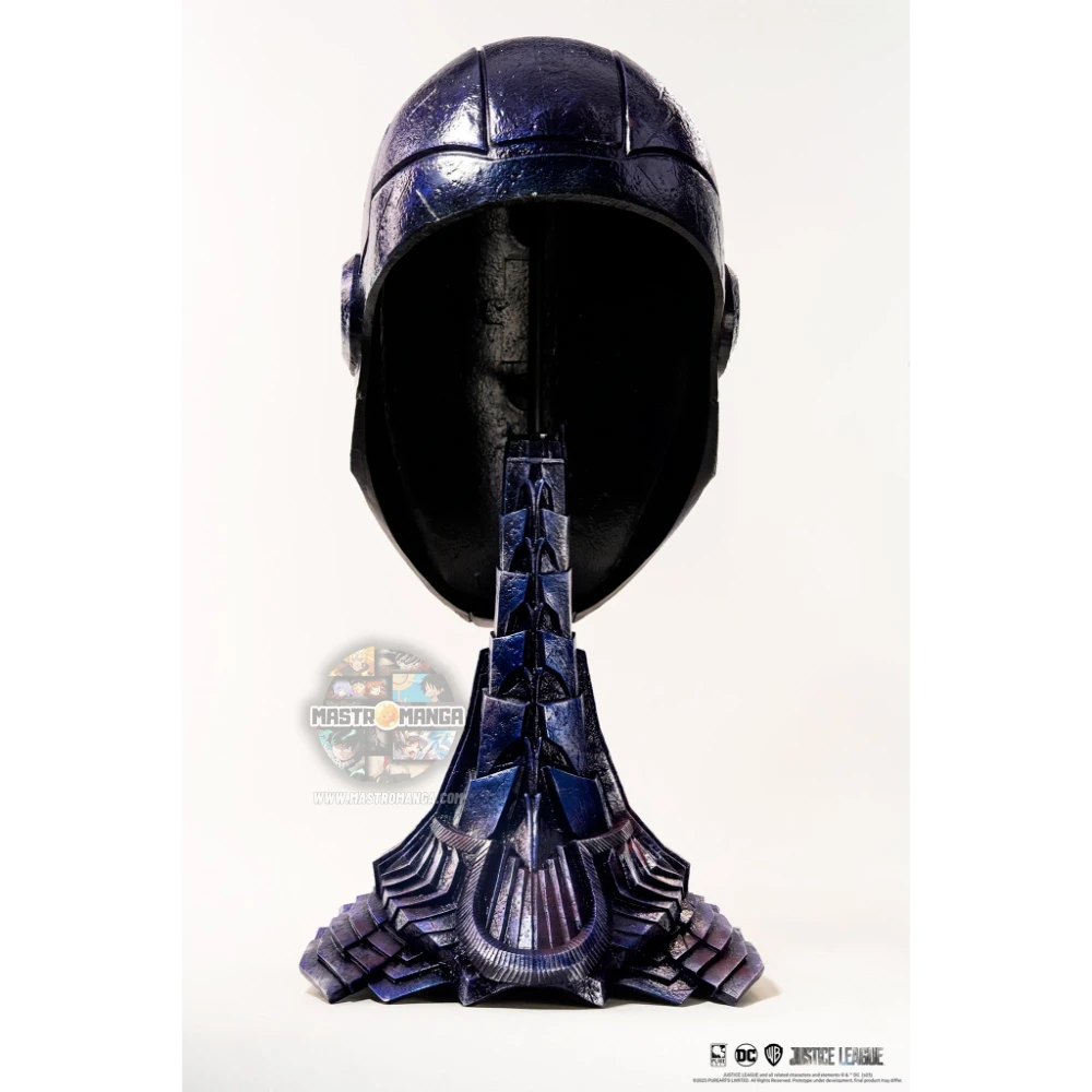 Replica a grandezza naturale della maschera di Darkseid dalla Justice League di Zack Snyder, linea Art Mask di PureArts, con pelle dall'effetto roccioso e base scolpita