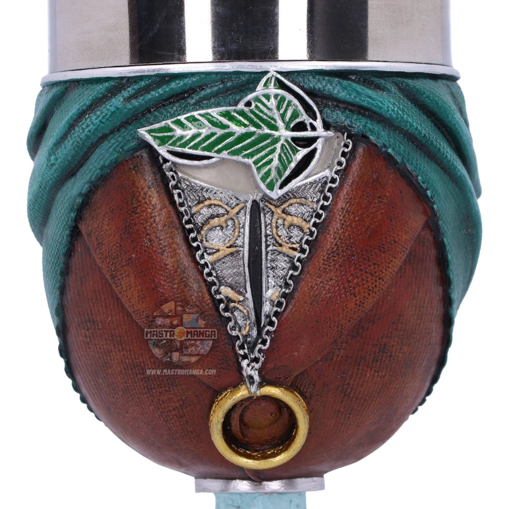 Calice da collezione Frodo Goblet Il Signore degli Anelli Nemesis Now con mantello hobbit e spilla a foglia elfica