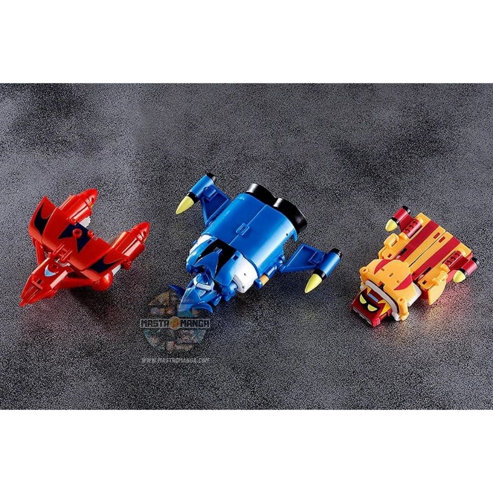 Set di tre mini figure Getter Robo G Dynamic Change FREEing che mostrano le tre navette Eagle, Jaguar e Bear che si combinano nei robot Getter