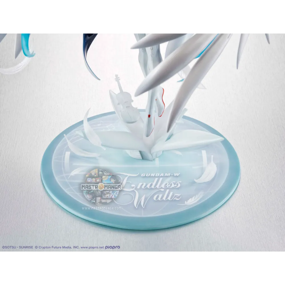Hatsune Miku Lucrea 45th Anniversary Wing Gundam Zero EW Ver.