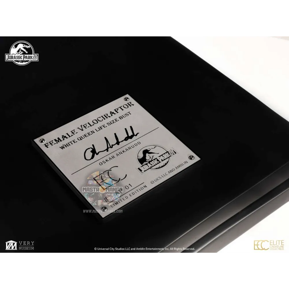 Female Velociraptor White Queen Jurassic Park 3 Bust