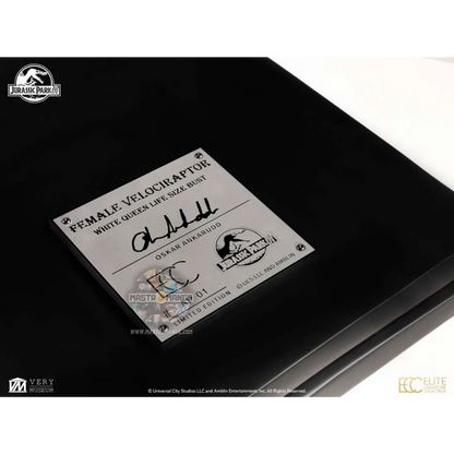 Female Velociraptor White Queen Jurassic Park 3 Bust