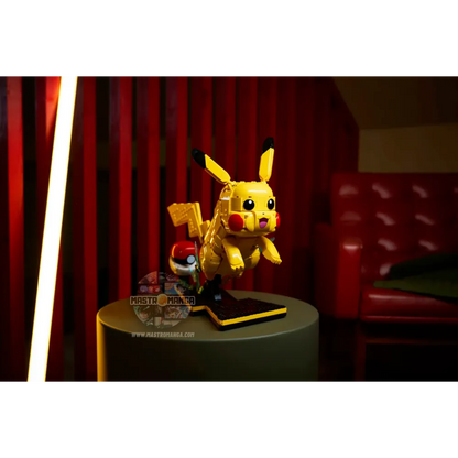 Pikachu & Poké Ball Pokémon LEGO