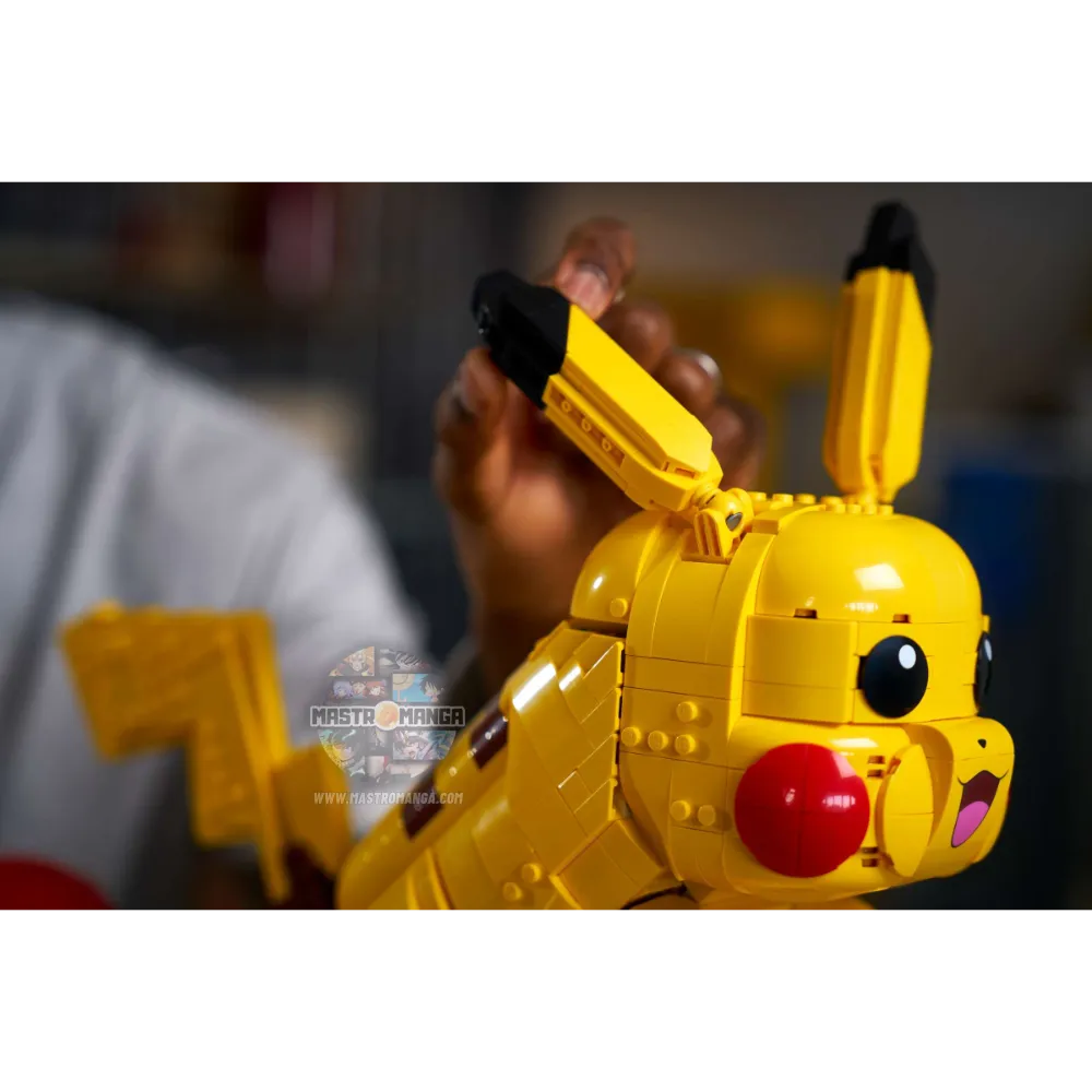 Pikachu & Poké Ball Pokémon LEGO