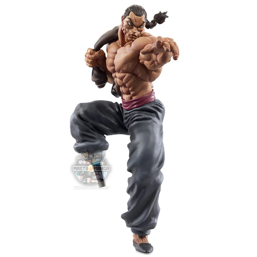 Statua da collezione Ichibansho MASTERLISE di Retsu Kaioh da Baki Hanma, in una posa di Kenpo cinese, con muscolatura scolpita, pantaloni neri tradizionali, scarpe kung fu e lunga treccia nera