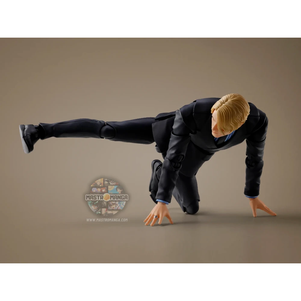 Action figure articolata S.H.Figuarts di Sanji dalla serie Netflix One Piece, con completo nero elegante, camicia a righe, capelli biondi e un effetto fiammeggiante applicato alla gamba per il calcio Diable Jambe