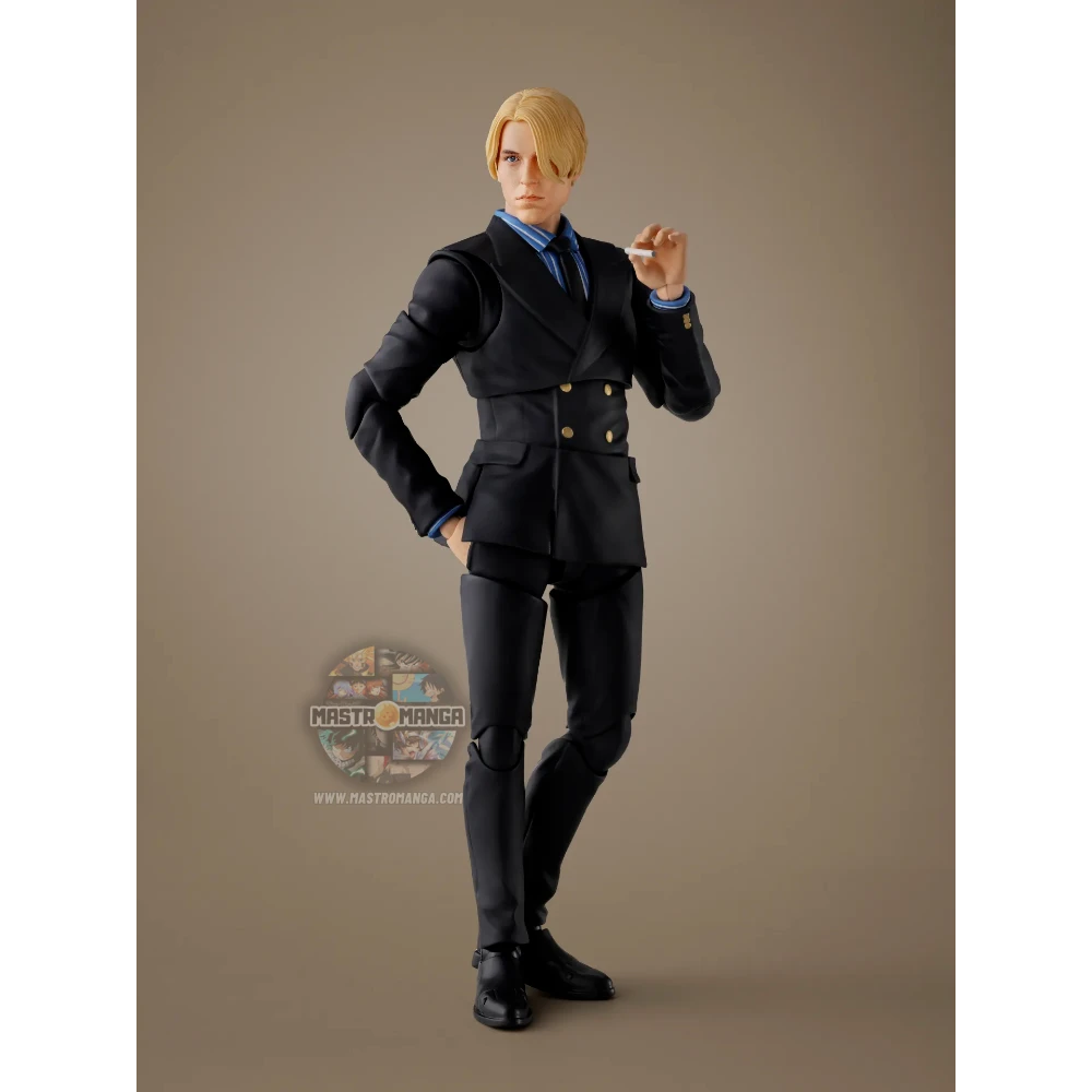 Action figure articolata S.H.Figuarts di Sanji dalla serie Netflix One Piece, con completo nero elegante, camicia a righe, capelli biondi e un effetto fiammeggiante applicato alla gamba per il calcio Diable Jambe