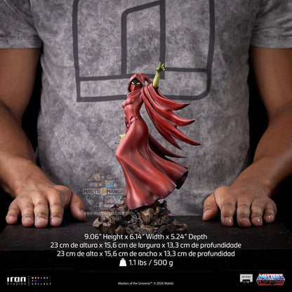 
Shadow Weaver Masters of the Universe Iron Studios - Statua da collezione ufficiale della misteriosa strega con mantello rosso e poteri oscuri