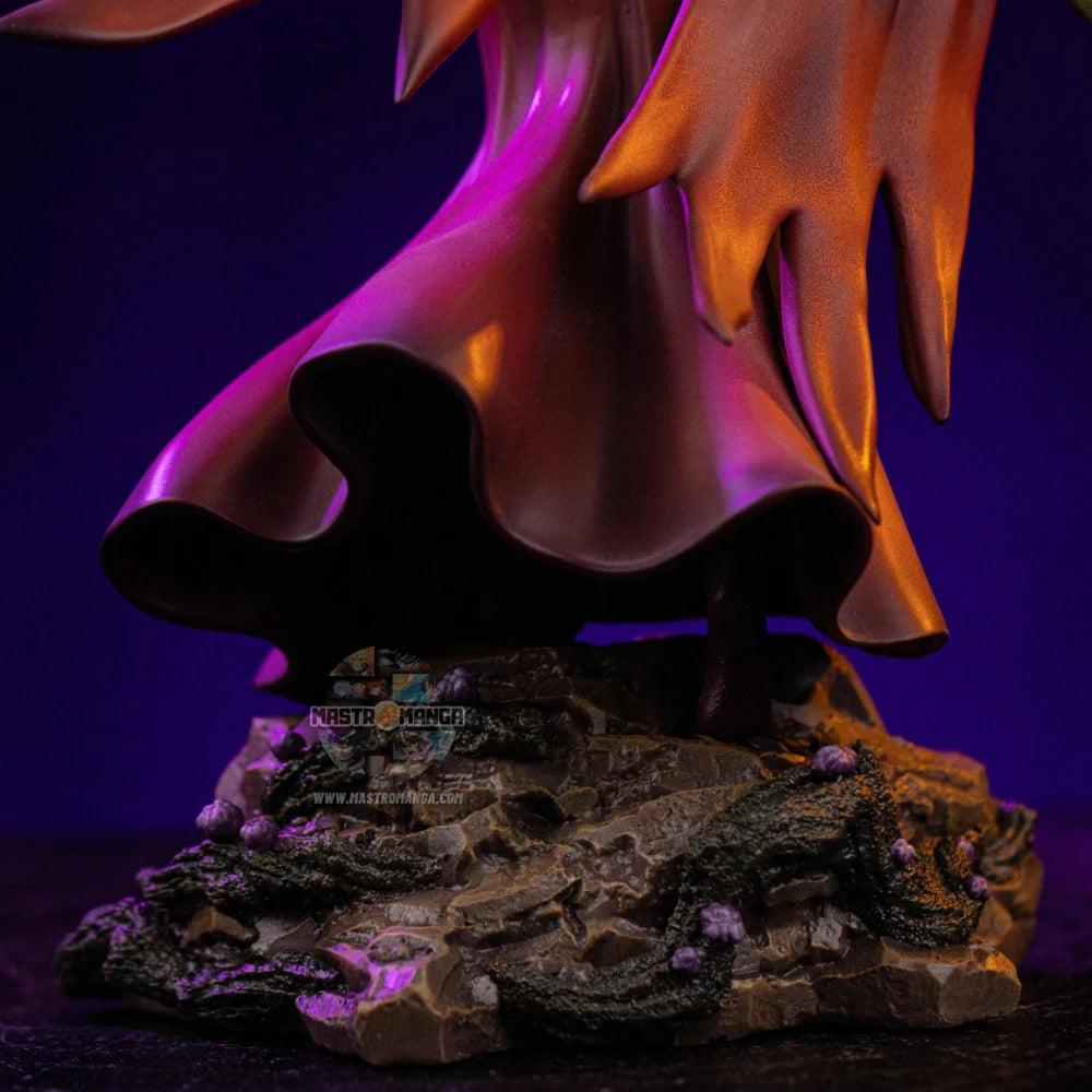 
Shadow Weaver Masters of the Universe Iron Studios - Statua da collezione ufficiale della misteriosa strega con mantello rosso e poteri oscuri