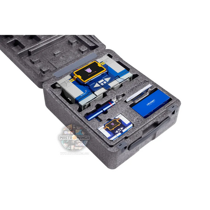 Soundwave Flagship Transformers Robosen