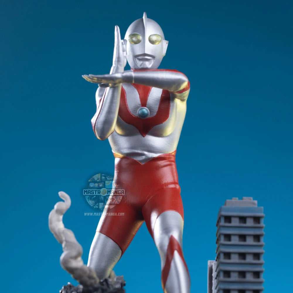 Ultraman Iron Studios - Statua da collezione ufficiale del leggendario eroe tokusatsu giapponese in iconico design argento e rosso