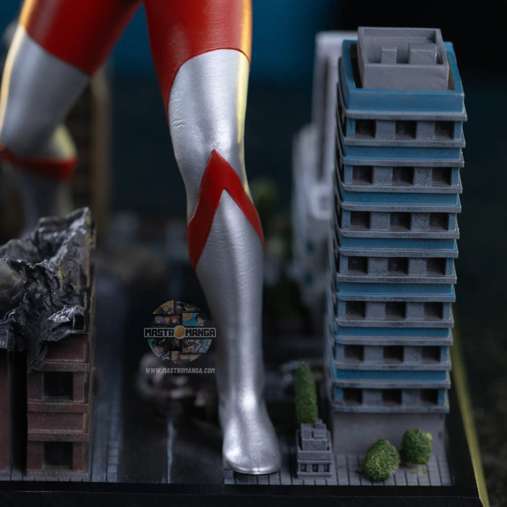 Ultraman Iron Studios - Statua da collezione ufficiale del leggendario eroe tokusatsu giapponese in iconico design argento e rosso