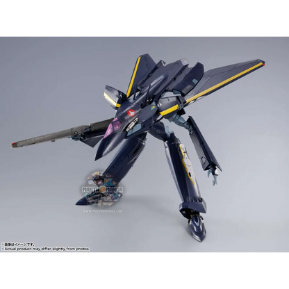 VF-17s Nightmare Stealth Valkyrie Gamlin Kizaki Macross 7 DX Chogokin